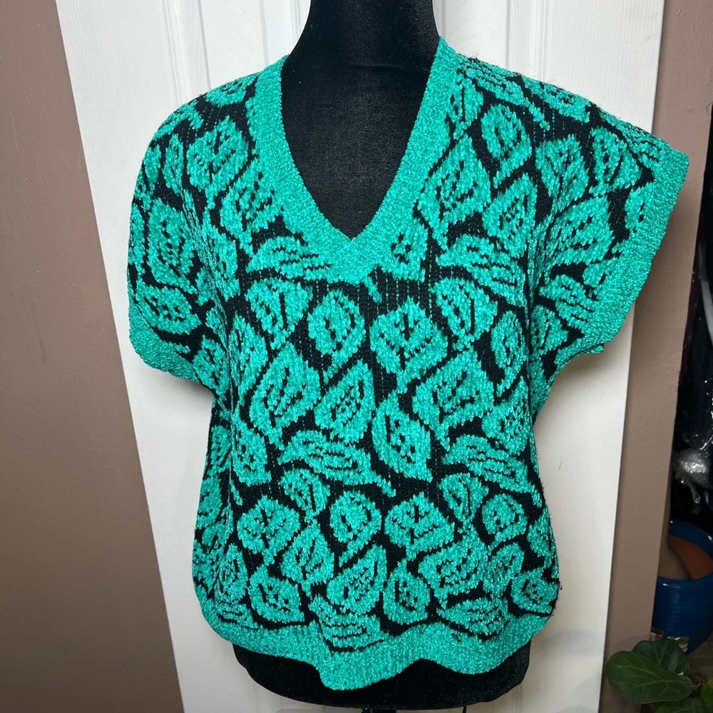 Carducci Women's Sweater Size M Teal & Black Leaf Pattern Knit Pullover V-Neck